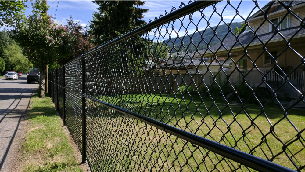 How to Choose the Right Chain Link Fence Gauge for Your Property