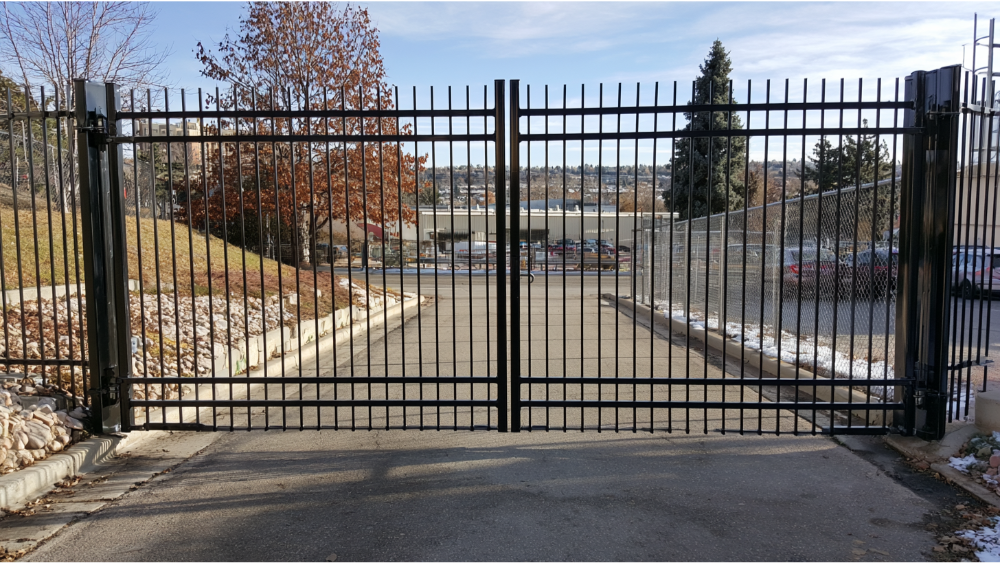 Understanding What Hinges Are Used for Heavy Fence Gates
