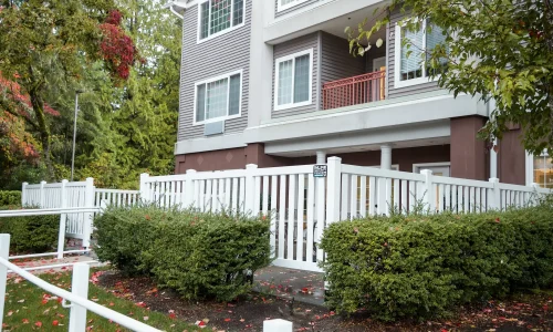 vinyl fence - img